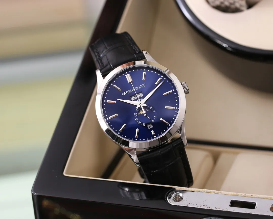 【Foreign Trade Import】💰1720! Good news! Coming! Patek Philippe Complication Chronograph 5396 Series New Mold Opening [Literal] Upgraded V1 version with gold three-dimensional hour markers that are closer to the original version!   2. [Moon phase] The moon phase disk has been newly molded and restored to white (white shell) and gold to (rose gold shell) according to the original data! 3. [Case] ​​The polishing treatment of the case of the V2 version is better than that of the V1 version! 4 [Watch strap] The strap has been newly molded. The purchased original strap has been restored one to one without missing a single thread. It is made of authentic Italian cowhide and the front is the same bright color as the original! Perfectly correct the shortcomings and defects of the V1 version! 5. [Insider] The 5396 series version will soon be launched with steel belt, crafted with craftsmanship, so stay tuned! Diameter 42MM, thickness 12MM! Welcome to reprint!